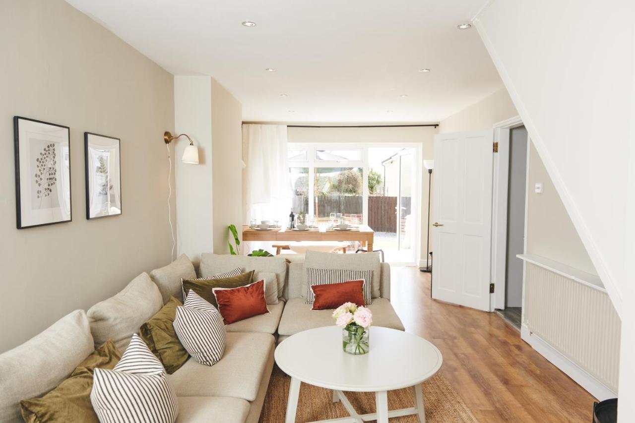 Ser Ar Y Bryn- Lovely Family Home With Garden, Walk To The Village And Beach 손더스풋 외부 사진